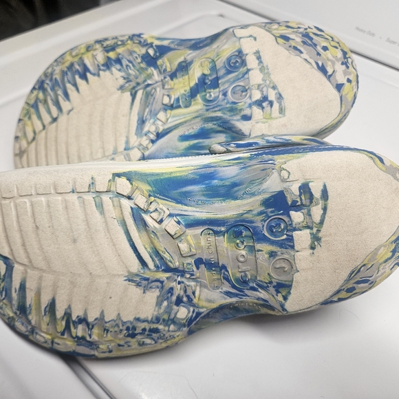 Crocs - Picture 2 of 4